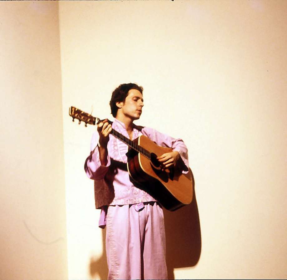 Ronny with Guitar